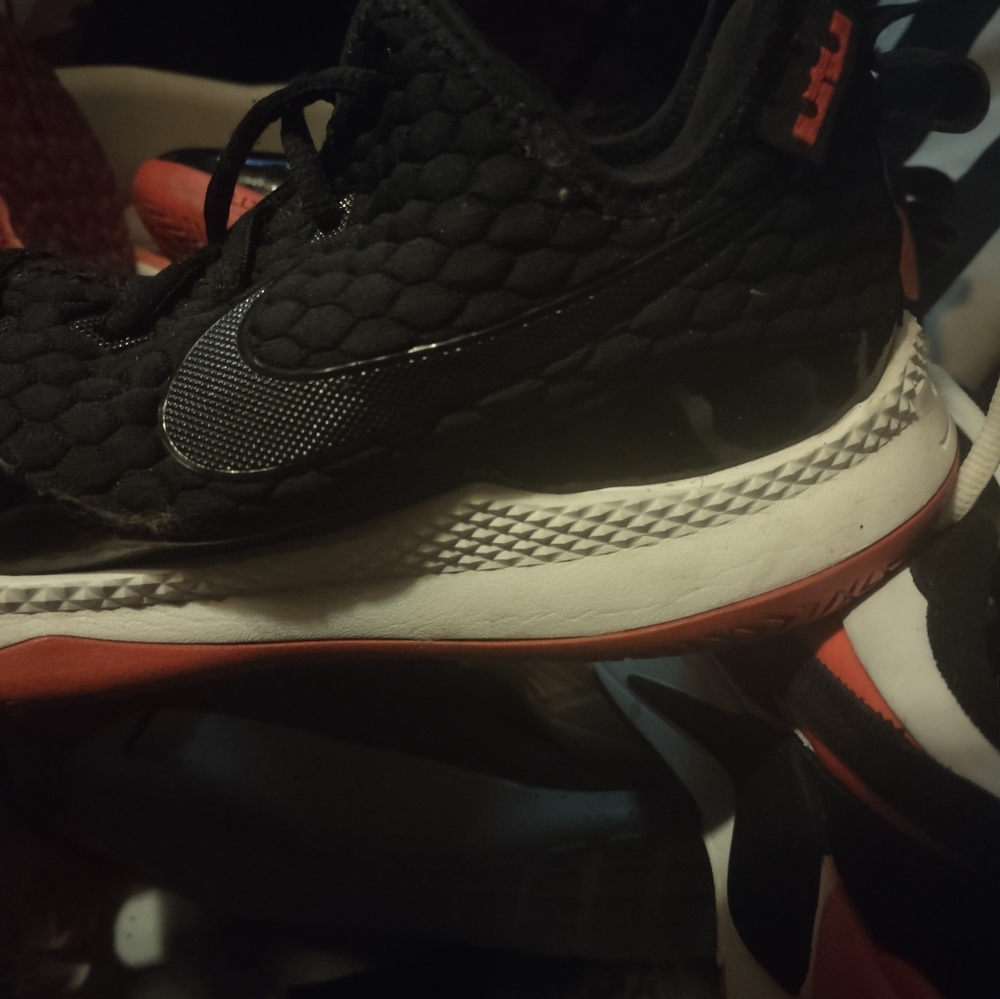Shoes - Picture 4 of 9